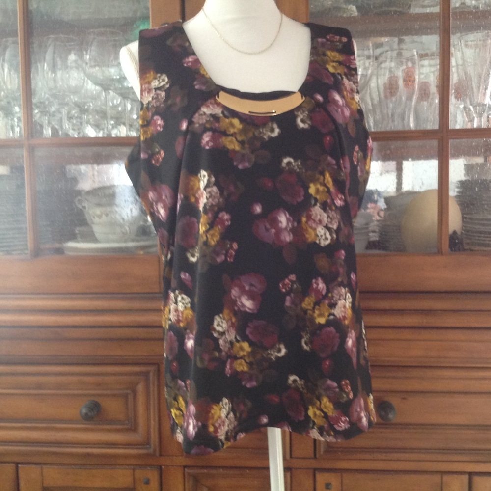 NWT Metaphor top